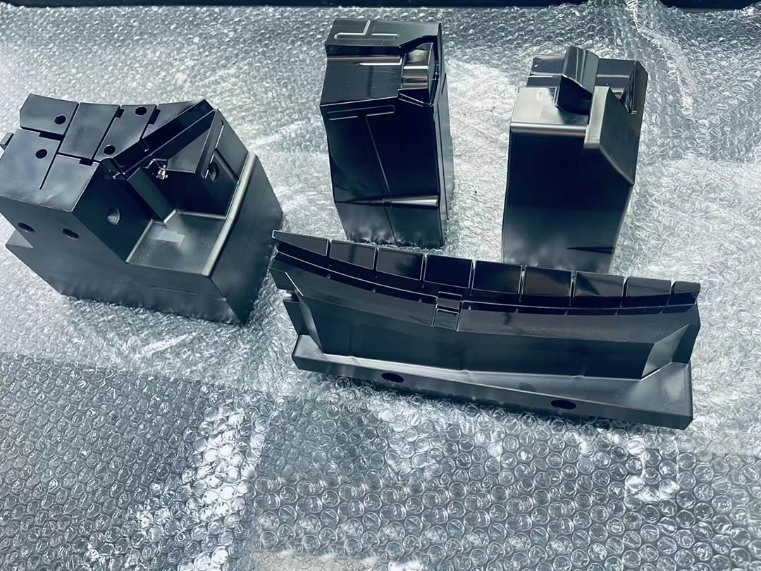 DLC��ն�Ĥģ��б��